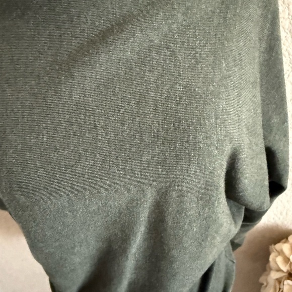 Cyrus top ✨ - Picture 2 of 2